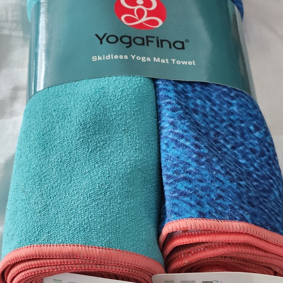 YogaFina Skidless Yoga Mat Towels - Teal and Blue - Picture 3 of 4